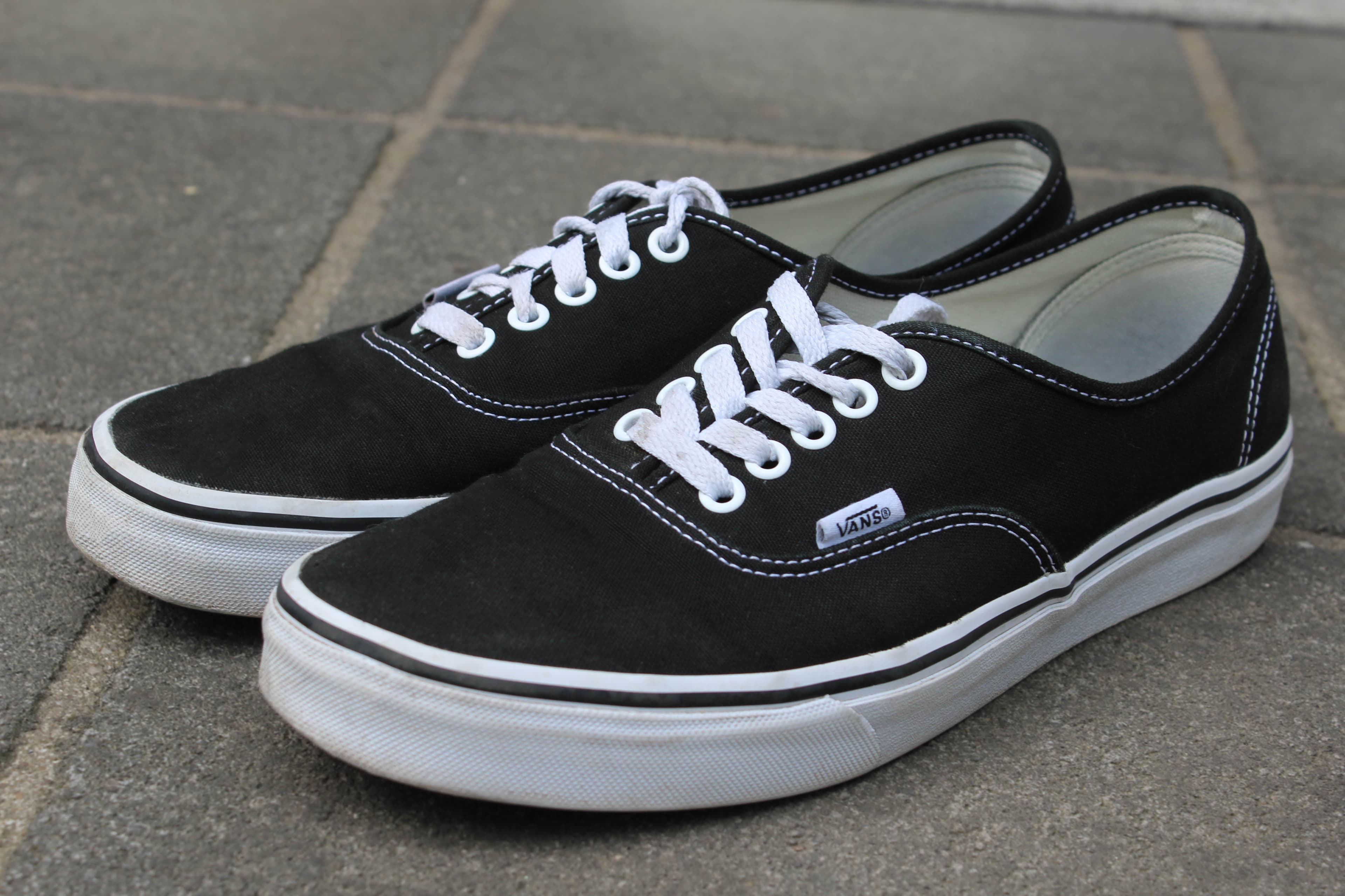 Vans Authentic Black - gambar 1