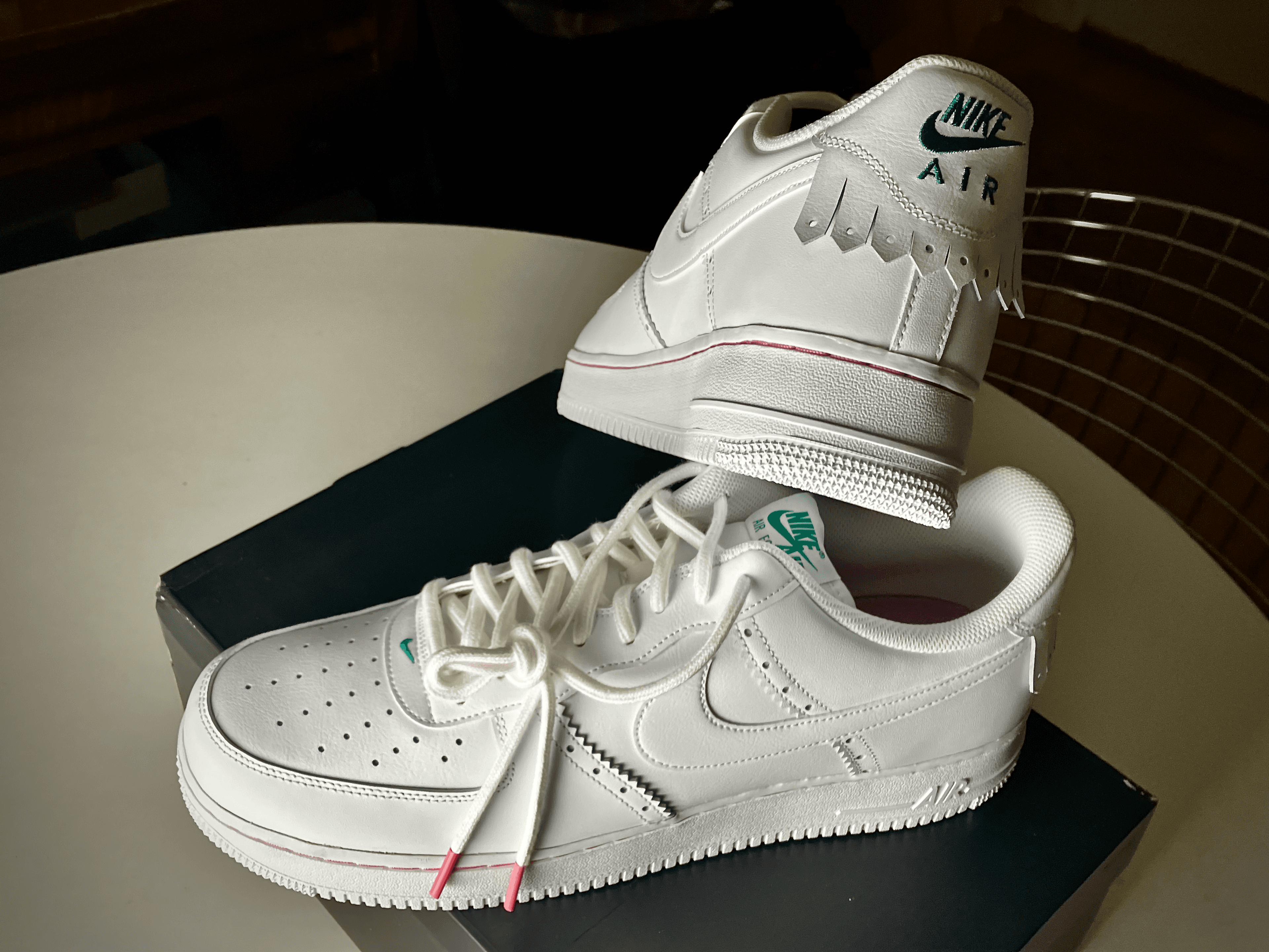 Nike Air Force 1 ’07 LV8 - gambar 1